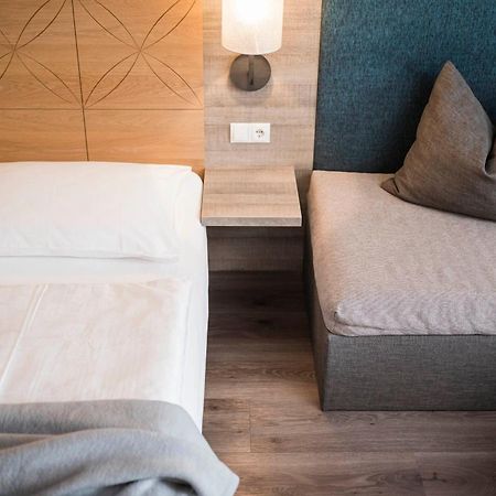 Roesslwirt Hotel Barbiano  Bagian luar foto