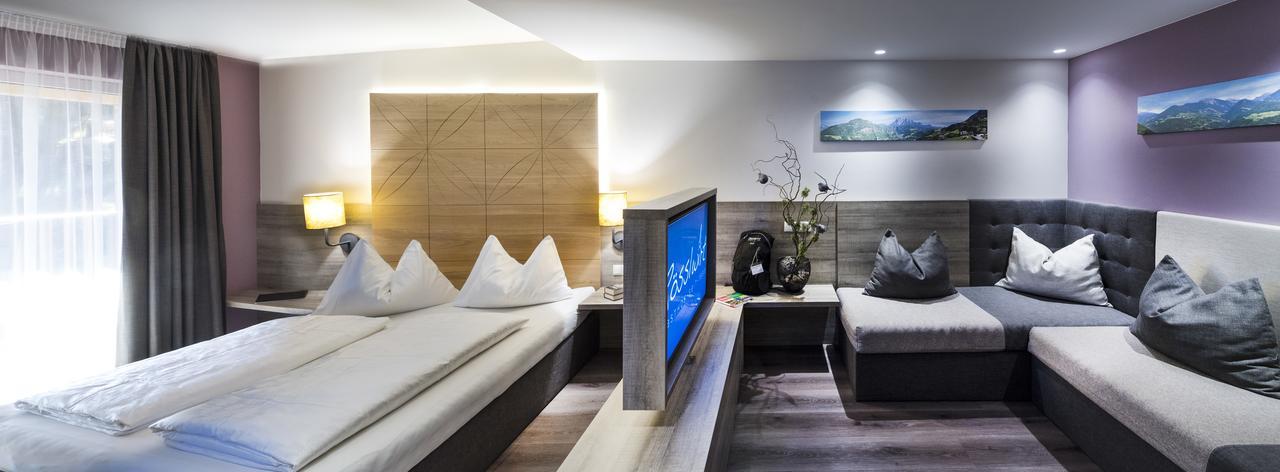 Roesslwirt Hotel Barbiano  Bagian luar foto