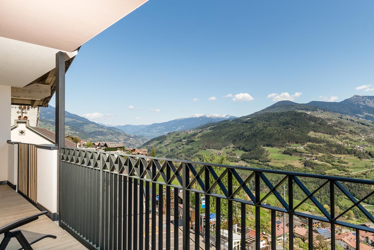 Roesslwirt Hotel Barbiano  Bagian luar foto