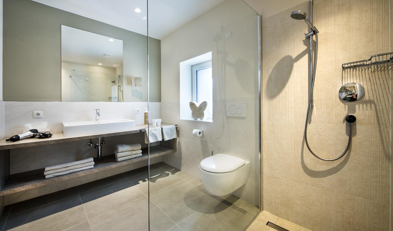 Roesslwirt Hotel Barbiano  Bagian luar foto