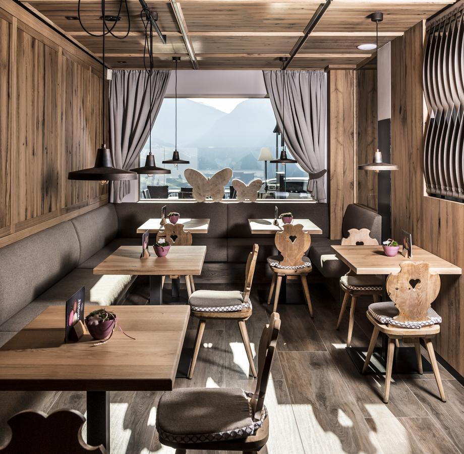 Roesslwirt Hotel Barbiano  Bagian luar foto