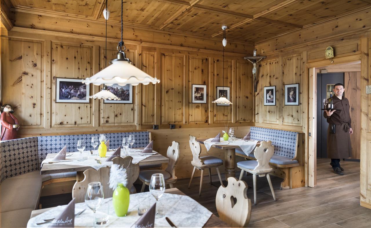 Roesslwirt Hotel Barbiano  Bagian luar foto