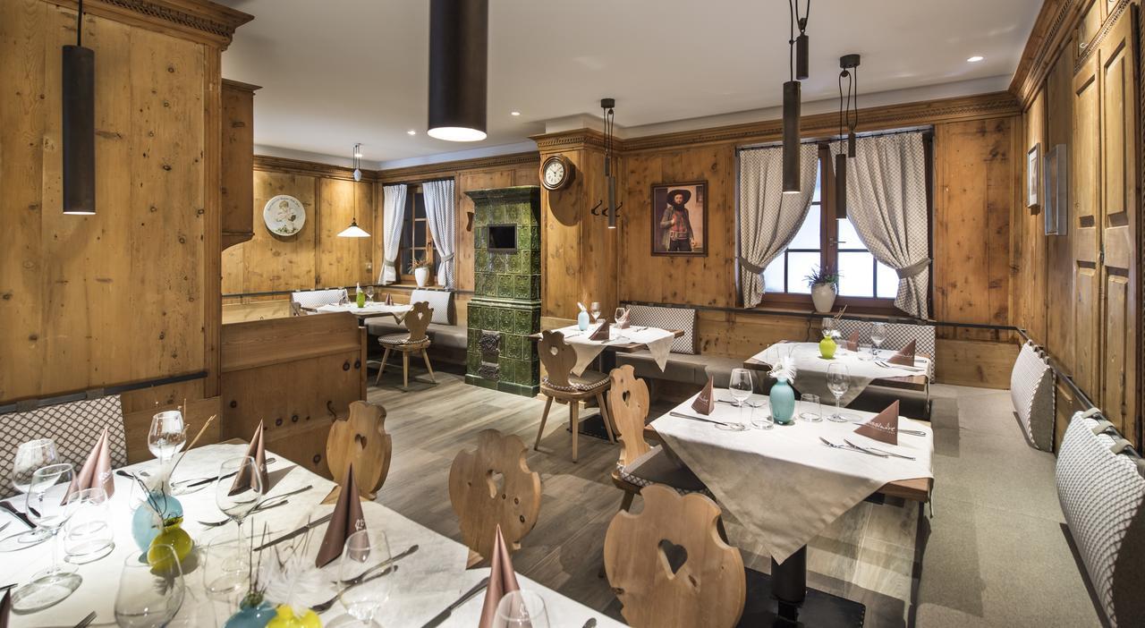 Roesslwirt Hotel Barbiano  Bagian luar foto