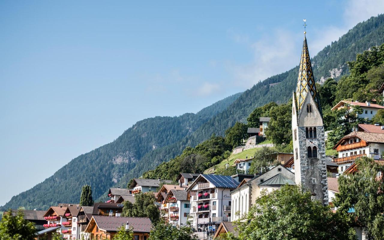 Roesslwirt Hotel Barbiano  Bagian luar foto